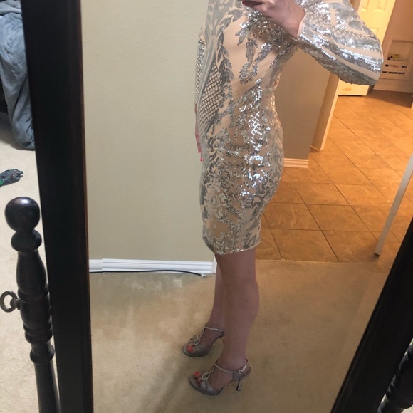 Long sleeve sequins dress! - Picture 4 of 4